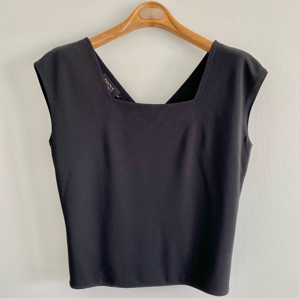 Dana Buchman Cap Sleeve Black Top Size Medium